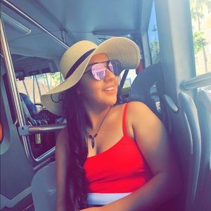 Meet your Posher, Areli